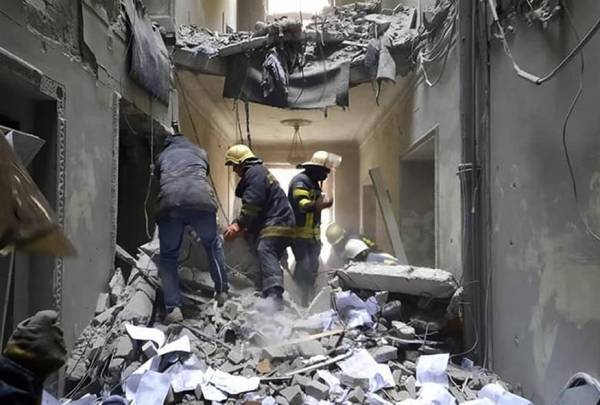 Εκκένωση του προξενείου Μαριούπολης από το προσωπικό (βίντεο)