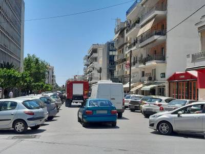 Καλαμάτα: "Φράκαρε" πυροσβεστικό στην οδό Ψαρών