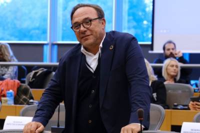 Κόκκαλης: “Δεν έχω εμπιστοσύνη στον Κασσελάκη, προβληματισμένος ο Τσίπρας” (βίντεο)