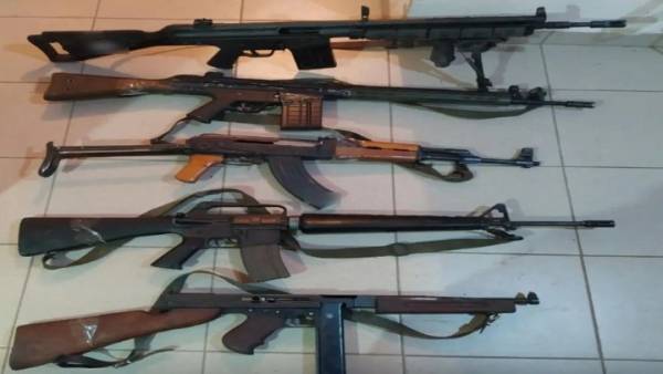 Οπλοστάσιο εντοπίστηκε σε σπίτι ζευγαριού στην Φλώρινα - Κατείχαν 29 όπλα, 72 κιλά πυρίτιδα και χιλιάδες φυσίγγια