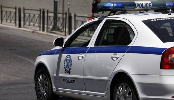Αστυνομική επιχείρηση στη Βάρκιζα - Βρέθηκαν 135 κιλά κοκαΐνης