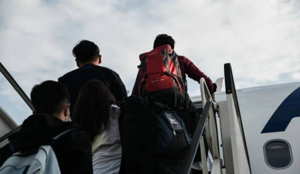 Μετεγκατάσταση προσφύγων: Αναχώρησαν για Γαλλία 11 ασυνόδευτα ανήλικα