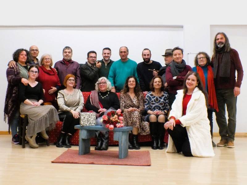 Ρίχνει αυλαία η παράσταση “Δείπνο για οχτώ στις οχτώ”