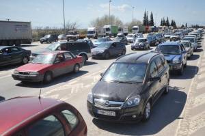24% περισσότερα αυτοκίνητα έφθασαν φέτος το Δεκαπεντεύγουστο στη Μεσσηνία
