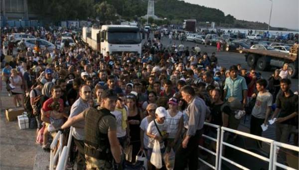Σχεδόν 4.500 πρόσφυγες σήμερα στο λιμάνι του Πειραιά