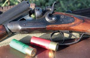 Επίθεση με κυνηγετικό όπλο κατά ραδιοφωνικού σταθμού στην Ελαφόνησο καταγγέλλει η ΠΟΕΣΥ