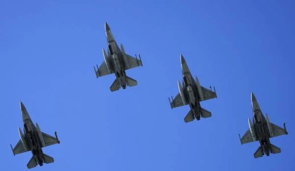 Ξεκινά τον Οκτώβριο στην Αριζόνα η εκπαίδευση ουκρανών πιλότων στα F-16