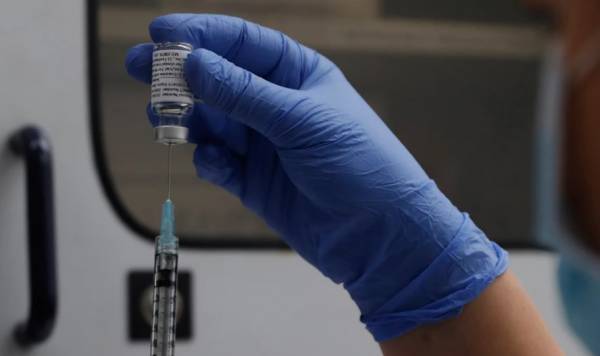 Ιταλία: Αρχίζουν ξανά oι εμβολιασμοί με το σκεύασμα της AstraZeneca