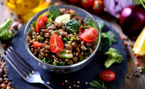 Σαλάτα με φακές και φέτα