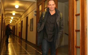 Βαρουφάκης: Η LAZARD προσφέρει τις υπηρεσίες της αμισθί