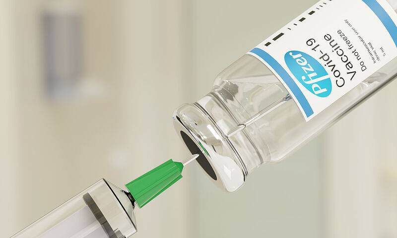 Pfizer: Αναθεωρεί προς τα πάνω την πρόβλεψη για τις πωλήσεις του εμβολίου
