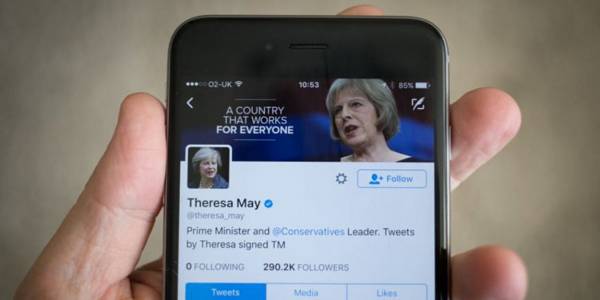 Βρετανία: Βλάβη σε εφαρμογή κινητών αποκάλυψε τα τηλέφωνα βουλευτών και υπουργών