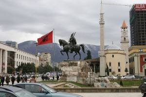 Ελληνες μετανάστες στην Αλβανία ή &quot;πώς αλλάζουν οι καιροί...&quot;