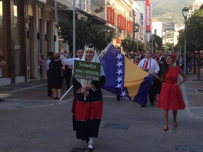 Μεγάλη παρέλαση χορωδιών στην Καλαμάτα (φωτογραφίες)