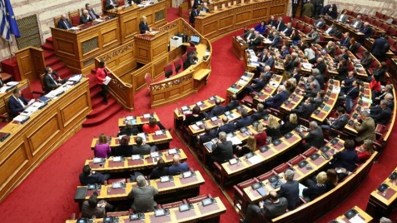 Βουλή: Υπερψηφίστηκαν οι ελληνοαμερικανικές συμφωνίες εφοδιασμού καυσίμων πλωτών και ιπτάμενων μέσων