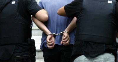 Συνελήφθη με ένταλμα 47χρονος που κατηγορείται για βιασμό και ασέλγεια κατ’ εξακολούθηση