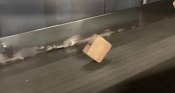 Η... περιπέτεια του μικρού κουτιού που έγινε viral (Βίντεο)