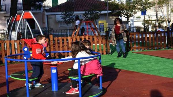 Χρηματοδότηση 70 εκατ. ευρώ στους δήμους για αναβάθμιση παιδικών χαρών