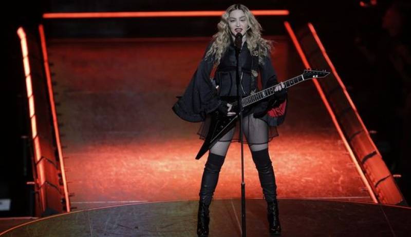 Γαλλία: Η Μαντόνα ακύρωσε συναυλία στο Παρίσι εξαιτίας τραυματισμού