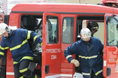 Φωτιά κοντά σε σπίτια στο Χαρακοπιό Μεσσηνίας