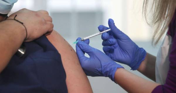 Υποχρεωτικός εμβολιασμός: Μπαίνουν στο «κάδρο» οι εκπαιδευτικοί