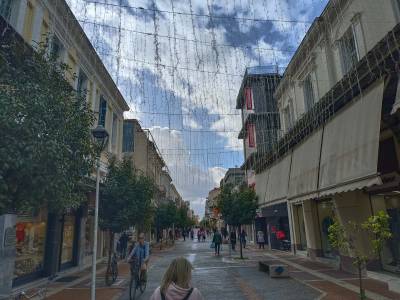 Καλαμάτα: Με συγκρατημένη αισιοδοξία η αγορά ενόψει των χειμερινών εκπτώσεων - Χριστούγεννα με επιλεκτικά ψώνια