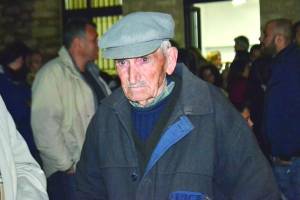 96χρονος σέρνει το χορό στο Σιδηρόκαστρο