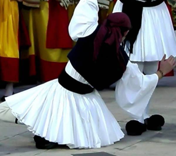 Δωρεάν μαθήματα παραδοσιακών χορών