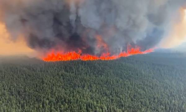 Καναδάς-δασικές πυρκαγιές: Ένα τμήμα του Βορρά εκκενώνεται με στρατιωτικά αεροπλάνα
