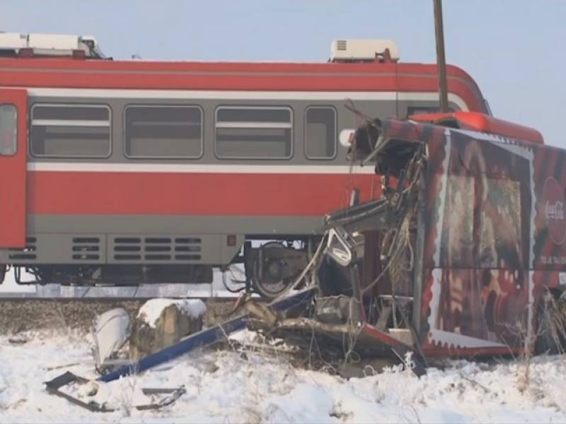 Σερβία: Σύγκρουση τρένου με λεωφορείο στη Νις, τρεις νεκροί