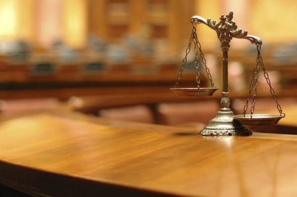 Μειώθηκαν 70% τα έξοδα της Περιφέρειας Πελοποννήσου για δικηγόρους