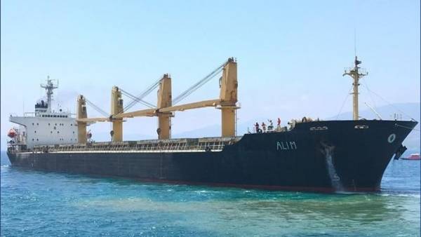 Προσάραξη φορτηγού πλοίου στον κόλπο της Ηγουμενίτσας