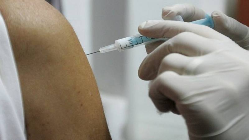 Στις 12 Φεβρουαρίου αρχίζουν οι εμβολιασμοί για τους 60-64 ετών με το εμβόλιο της AstraZeneca (Βίντεο)