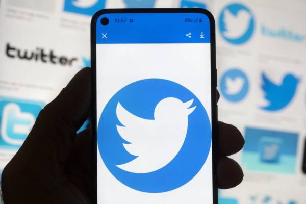 ΗΠΑ: Σε απολύσεις του 10% του εργατικού δυναμικού της προχώρησε η Twitter Inc
