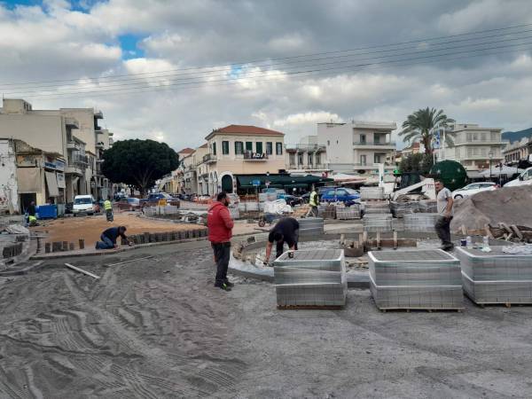 Καλαμάτα: Συνεχίζονται οι εργασίες ανάπλασης της πλατείας 23ης Μαρτίου