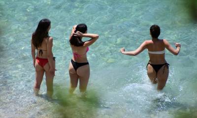 Σε κλοιό καύσωνα η χώρα για 4 ημέρες – Οι θερμοκρασίες θα ξεπεράσουν τους 40 βαθμούς Κελσίου (Βίντεο)