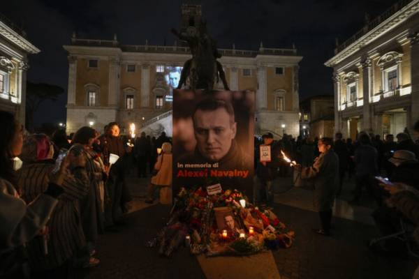 Θάνατος Ναβάλνι: Το Κρεμλίνο απέρριψε την έκκληση της ΕΕ για διεθνή έρευνα (βίντεο)