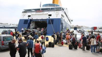 Αυξημένη η έξοδος των εκδρομέων από τα λιμάνια της Αττικής ενόψει Αγίου Πνεύματος