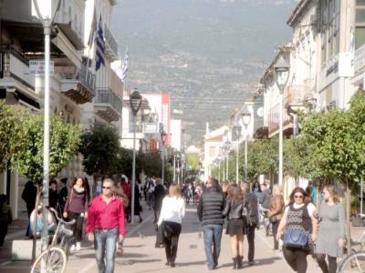 Ανοιχτά - λόγω εκπτώσεων- τα καταστήματα αυτή την Κυριακή