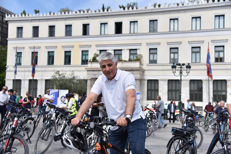 Καφαντάρης σε συμβολική ποδηλατάδα στην Αθήνας
