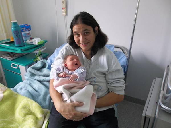 Σε… ασθενοφόρο γεννήθηκε το πρώτο μωρό του 2016 στη Μεσσηνία