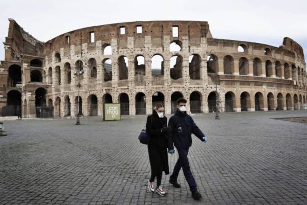 Στη Ρώμη και πάλι υποχρεωτική η μάσκα σε ανοικτούς χώρους