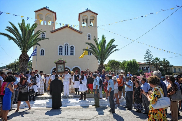 Με λαμπρότητα γιορτάστηκε η Παναγία Τριχερούσα στη Φοινικούντα