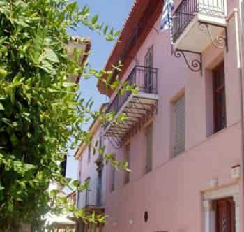 "Πάμε βόλτα" στα νεοκλασικά της Καλαμάτας