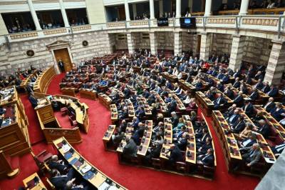 Αντιδράσεις της αντιπολίτευσης στην ομιλία Μητσοτάκη (βίντεο)
