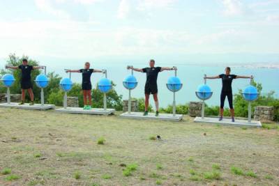 * Η φωτογραφία είναι από το νορβηγικό "Mesternes Mester", που την περασμένη σεζόν γυρίστηκε στη Μεσσηνία
