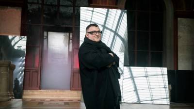 Πέθανε από κορονοϊό ο σχεδιαστής μόδας Alber Elbaz