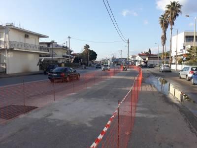 Εργασίες για την τοποθέτηση φαναριού στον ΟΑΕΔ στο Ασπρόχωμα
