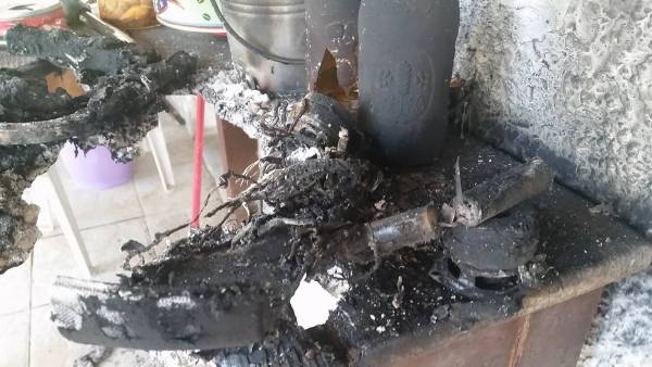Απίστευτο: Εκρηξη ραδιοφώνου προκάλεσε πυρκαγιά στη Μικρομάνη
