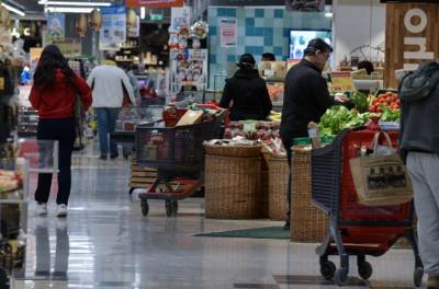 Κλείνουν στις 18:00 σήμερα λόγω της κακοκαιρίας τα σούπερ μάρκετ της Αττικής